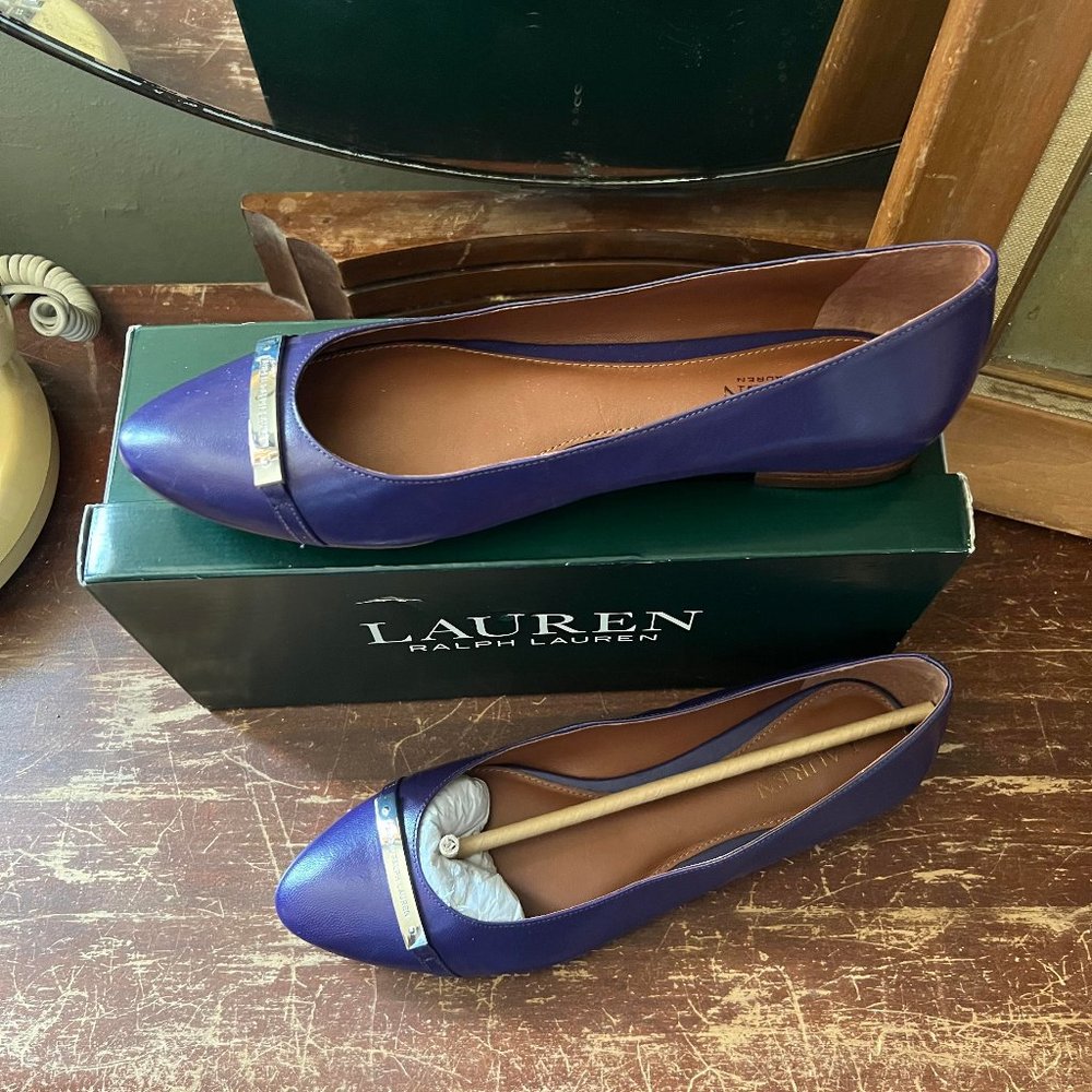 RALPH LAUREN LADIES SIZE: 7 PURPLE FLATS
